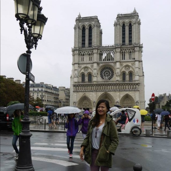 Meet your posher, Joy! IG: @YERALMONDJOY - Picture 7 of 7